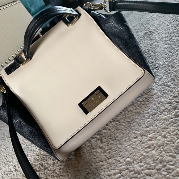 kate spade Handbags - Kate spade crossbody